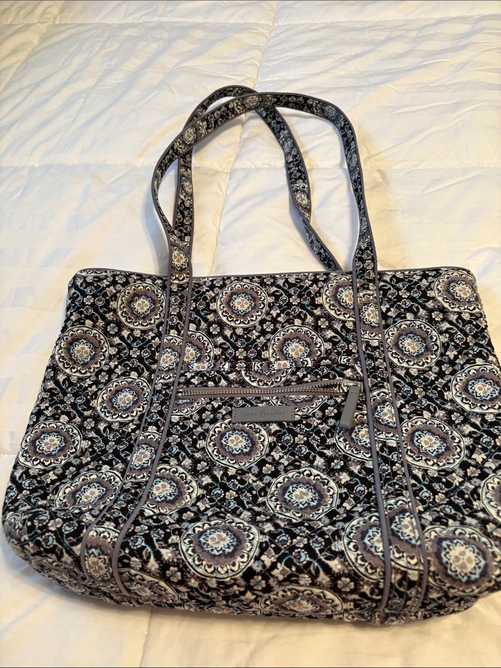 Quilted Medallion Pattern Tote Bag in Black and Gray
